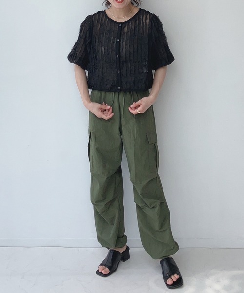 AS KNOW AS plus（アズノゥアズプラス）の「〇シアーフリル5分袖ブラウス（シャツ/ブラウス・レディース・アイボリー/ブラック/サックスブルー・FREE）」の11枚目の写真