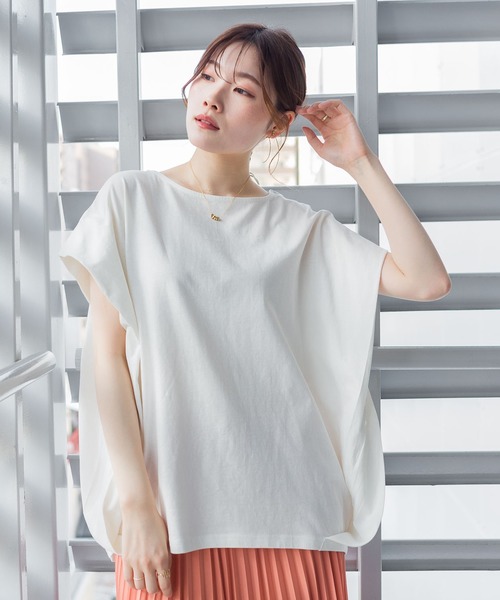 atONE（アットワン）の「atONE ショルダータックフレンチスリーブカットソー（Tシャツ/カットソー・レディース・グレイッシュベージュ/テラコッタ/ネイビー/ブラック/ホワイト・M-L/4L～5L/LL～3L）」の2枚目の写真