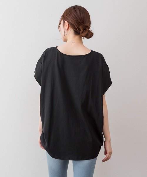 atONE（アットワン）の「atONE ショルダータックフレンチスリーブカットソー（Tシャツ/カットソー・レディース・グレイッシュベージュ/テラコッタ/ネイビー/ブラック/ホワイト・M-L/4L～5L/LL～3L）」の8枚目の写真