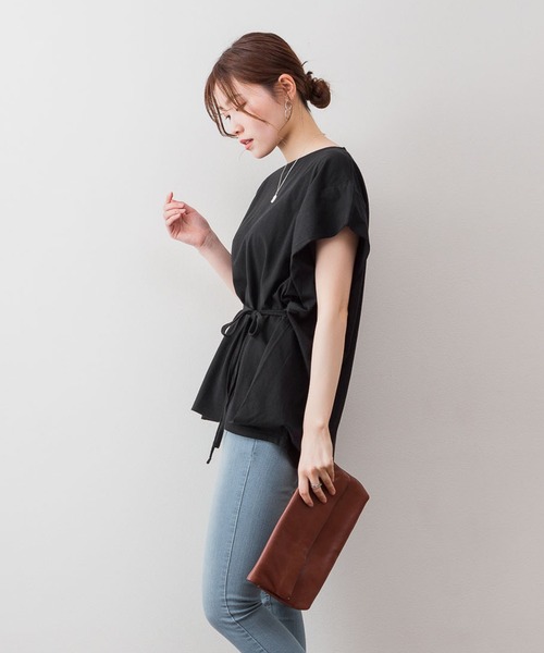 atONE（アットワン）の「atONE ショルダータックフレンチスリーブカットソー（Tシャツ/カットソー・レディース・グレイッシュベージュ/テラコッタ/ネイビー/ブラック/ホワイト・M-L/4L～5L/LL～3L）」の6枚目の写真