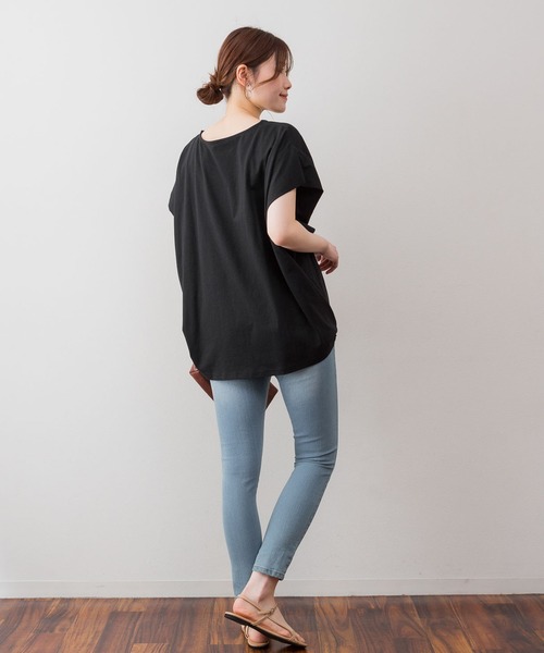 atONE（アットワン）の「atONE ショルダータックフレンチスリーブカットソー（Tシャツ/カットソー・レディース・グレイッシュベージュ/テラコッタ/ネイビー/ブラック/ホワイト・M-L/4L～5L/LL～3L）」の17枚目の写真