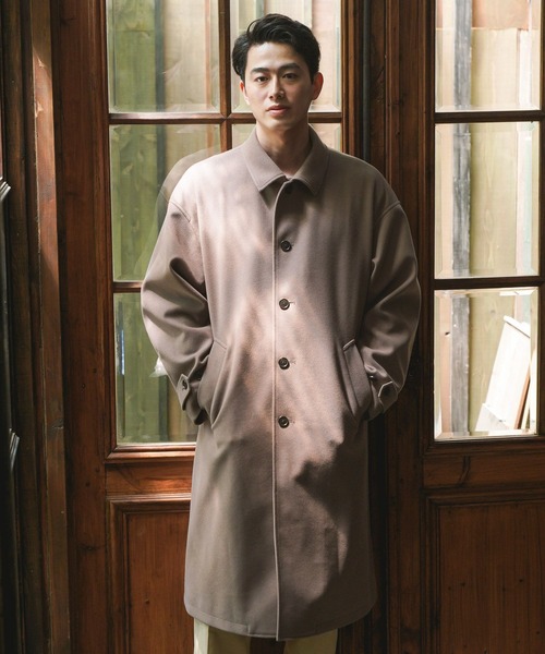 BAYFLOW（ベイフロー）の「WOOLYTEC / ウーリーテック ワイドステンカラーコート（ステンカラーコート・メンズ・グレイッシュベージュ/ブラック・MEDIUM/LARGE）」の5枚目の写真