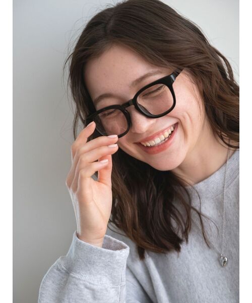 Ungrid（アングリッド）の「太フレーム伊達メガネ（メガネ・レディース・ブラック/クリア・FREE）」の4枚目の写真