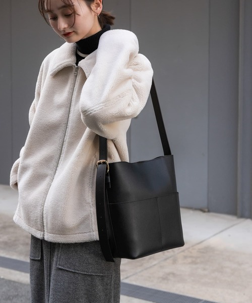 SENSE OF PLACE by URBAN RESEARCH（センスオブプレイスバイアーバンリサーチ）の「アウトポケットショルダーバッグ（ショルダーバッグ・レディース・ブラック/ブラウン/ライトベージュ・ONE）」の5枚目の写真