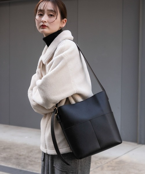 SENSE OF PLACE by URBAN RESEARCH（センスオブプレイスバイアーバンリサーチ）の「アウトポケットショルダーバッグ（ショルダーバッグ・レディース・ブラック/ブラウン/ライトベージュ・ONE）」の7枚目の写真