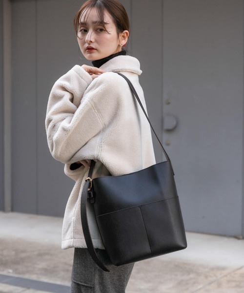 SENSE OF PLACE by URBAN RESEARCH（センスオブプレイスバイアーバンリサーチ）の「アウトポケットショルダーバッグ（ショルダーバッグ・レディース・ブラック/ブラウン/ライトベージュ・ONE）」の9枚目の写真