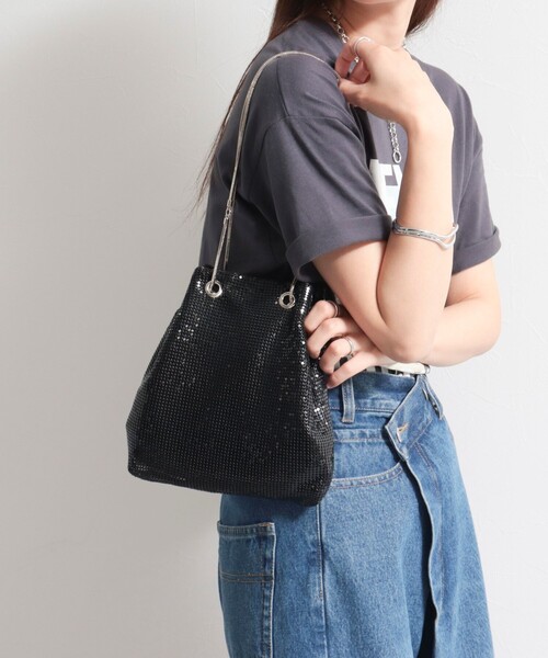 fredy emue(フレディエミュ)の「メタルメッシュ巾着バッグ(ショルダーバッグ・レディース・ブラック/シルバー/ゴールド・FREE)」の2枚目の写真