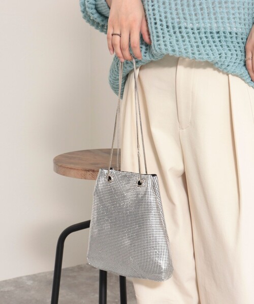 fredy emue(フレディエミュ)の「メタルメッシュ巾着バッグ(ショルダーバッグ・レディース・ブラック/シルバー/ゴールド・FREE)」の4枚目の写真