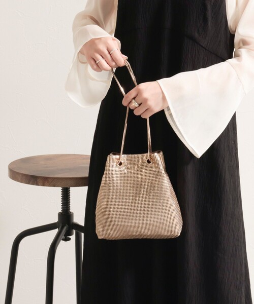 fredy emue(フレディエミュ)の「メタルメッシュ巾着バッグ(ショルダーバッグ・レディース・ブラック/シルバー/ゴールド・FREE)」の7枚目の写真