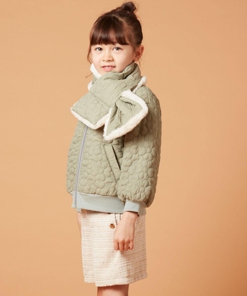 a.v.v（アーヴェヴェ）の「[KIDS]【2WAY】フラワーキルトリバーシブルマフラー（マフラー・キッズ・ブラック/カーキ/ライトブルー・120）」の13枚目の写真