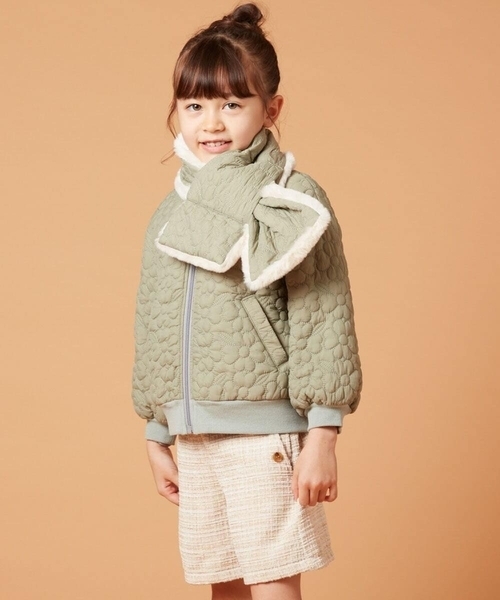 a.v.v（アーヴェヴェ）の「[KIDS]【2WAY】フラワーキルトリバーシブルマフラー（マフラー・キッズ・ブラック/カーキ/ライトブルー・120）」の12枚目の写真