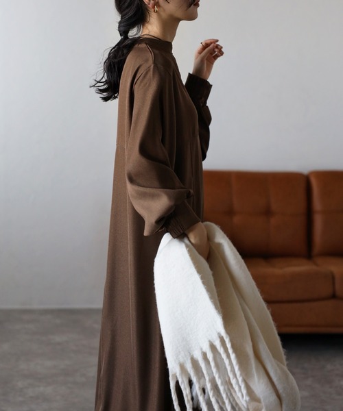 amini（アミニ）の「【2023 A/W】ボリューム袖フレアワンピース（ワンピース・レディース・ブラック/ブラウン/アイボリー・MEDIUM）」の12枚目の写真