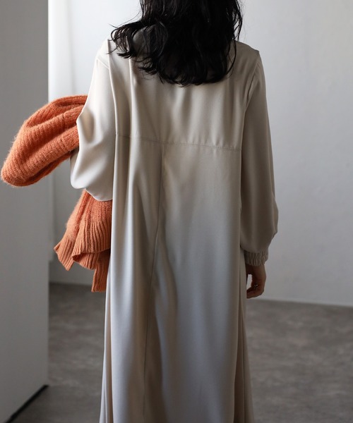amini（アミニ）の「【2023 A/W】ボリューム袖フレアワンピース（ワンピース・レディース・ブラック/ブラウン/アイボリー・MEDIUM）」の21枚目の写真