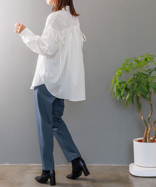 mili an deni(ミリアンデニ)の「エステルPUバックドロストオーバーシャツ(シャツ/ブラウス・レディース・ブラック/チャコールグレー/アイボリー・M)」の15枚目の写真