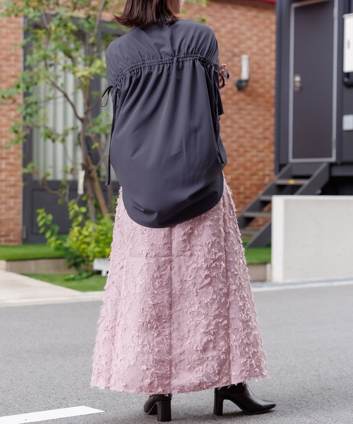 mili an deni(ミリアンデニ)の「エステルPUバックドロストオーバーシャツ(シャツ/ブラウス・レディース・ブラック/チャコールグレー/アイボリー・M)」の4枚目の写真