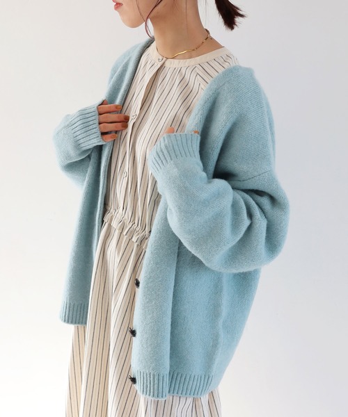 Crisp（クリスプ）の「オーバーソフトニットカーディガン（カーディガン/ボレロ・レディース・ブルー/ブラウン/イエロー/チャコールグレー/ピンク/アイボリー・FREE）」の10枚目の写真