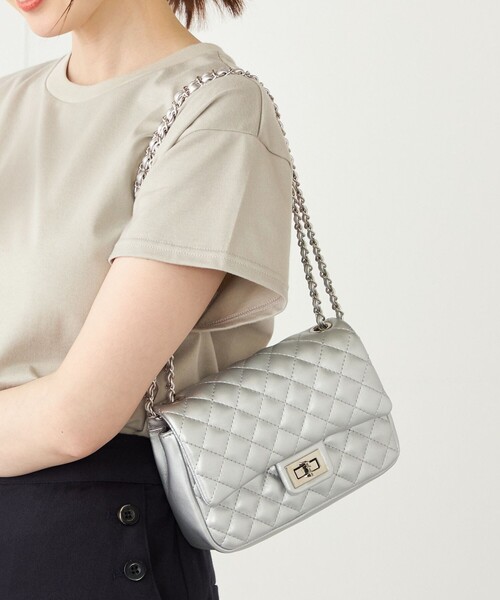 SHIPS Colors（シップス カラーズ）の「SHIPS Colors:キルティング チェーン バッグ◇（ショルダーバッグ・レディース・レッド/ブラック/キャメル/クリーム/ベージュ/シルバー/ブラウン/ワイン・ONE SIZE）」の8枚目の写真