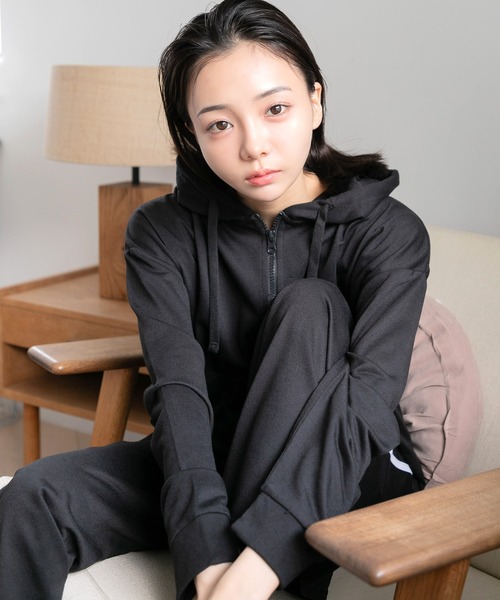 Dita（ディータ）の「ベーシック無地裏毛ZIPパーカー(単品販売)（ルームウェア/パジャマ・レディース・ブラック/ベージュ/ブルーグレー・L/M）」の7枚目の写真