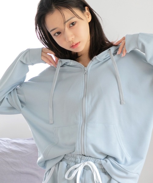 Dita（ディータ）の「ベーシック無地裏毛ZIPパーカー(単品販売)（ルームウェア/パジャマ・レディース・ブラック/ベージュ/ブルーグレー・L/M）」の15枚目の写真