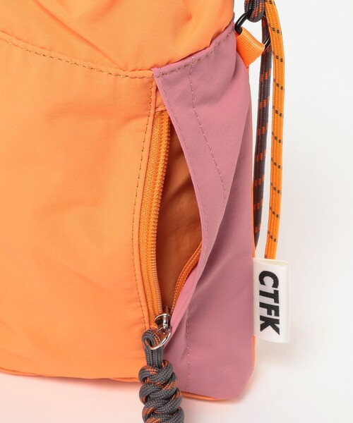 Ray BEAMS（レイビームス）の「CONTROL FREAK / ナイロン ハンディ ショルダー バッグ（ショルダーバッグ・レディース・オリーブ/ブラック/オレンジ・ONE SIZE）」の11枚目の写真