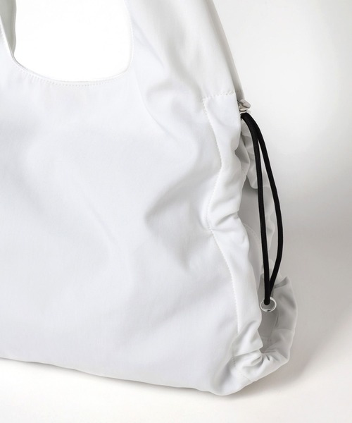 LAKOLE（ラコレ）の「ギャザーショルダーBAG / 981307（ショルダーバッグ・レディース・ライトグリーン/ホワイト/ブラック・FREE）」の9枚目の写真