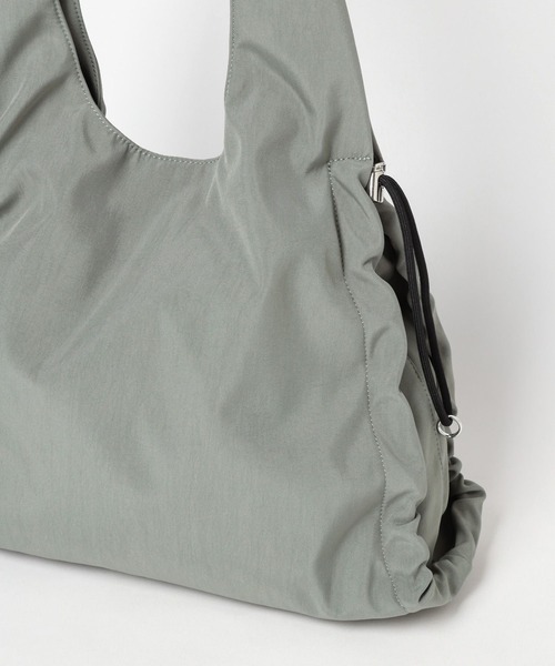 LAKOLE（ラコレ）の「ギャザーショルダーBAG / 981307（ショルダーバッグ・レディース・ライトグリーン/ホワイト/ブラック・FREE）」の11枚目の写真