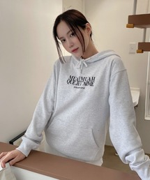 A'GEM/9 × .kom『muah muah/ムーアムーア』REGULAR FIT GRAPHIC HOOD/レギュラーフィットグラフィックプルオーバーパーカー