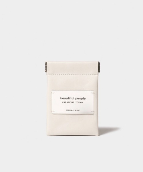 beautiful people(ビューティフルピープル)の「color leather small case(財布・レディース・グレイッシュベージュ/アイボリー/ブラック/グレー・FREE)」の6枚目の写真