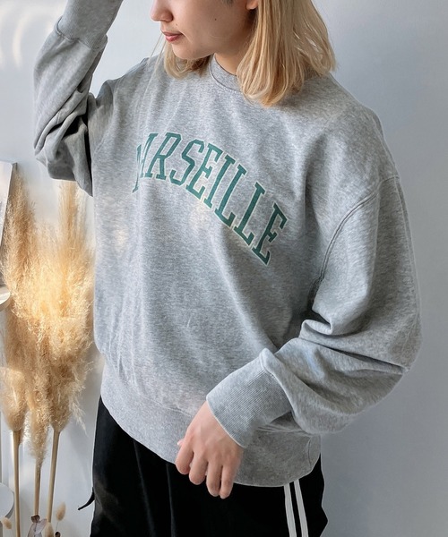 AS KNOW AS plus（アズノゥアズプラス）の「◎カレッジロゴプリント スウェットプルオーバー（スウェット・レディース・サックスブルー/アイボリー/チャコールグレー/杢グレー・FREE）」の5枚目の写真