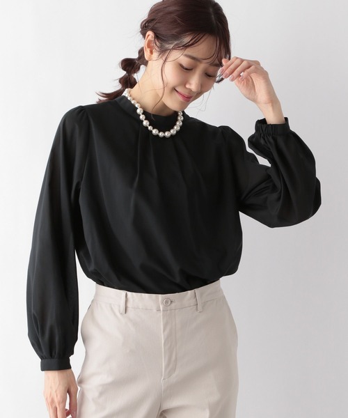 GLOBAL WORK（グローバルワーク）の「2WAYスタンドネックブラウス/MATINEE LINE/994004（シャツ/ブラウス・レディース・ライトベージュ/オフホワイト/ブラック・LARGE/MEDIUM）」の2枚目の写真