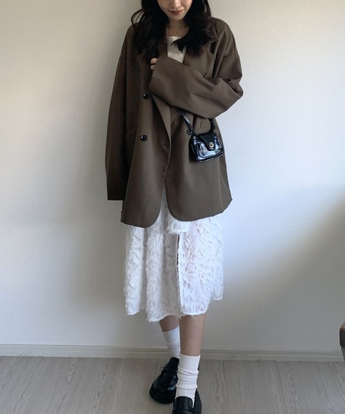 Silly(シリー)の「【ゆるっとシルエットで抜け感プラス】オーバーサイズシンプルジャケット(テーラードジャケット・レディース・ブラウン/ブラック/アイボリー・MEDIUM/LARGE)」の6枚目の写真