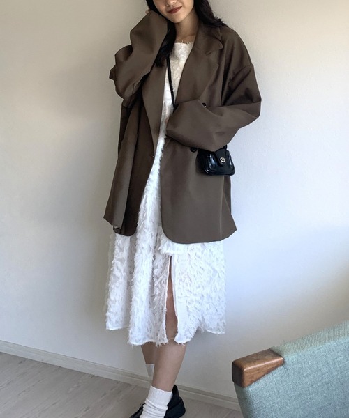 Silly(シリー)の「【ゆるっとシルエットで抜け感プラス】オーバーサイズシンプルジャケット(テーラードジャケット・レディース・ブラウン/ブラック/アイボリー・MEDIUM/LARGE)」の7枚目の写真