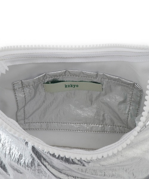SALON adam et rope'（サロン アダム エ ロペ）の「【kokyo（コキヨ）】Trapecio Mini Bag（ハンドバッグ・レディース・シルバー・FREE）」の12枚目の写真