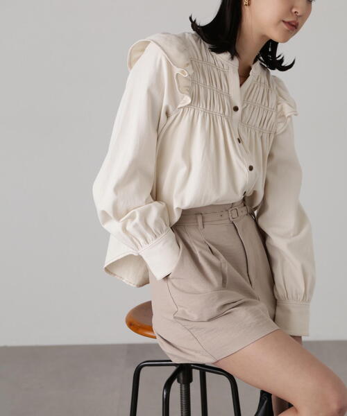 FREE'S MART（フリーズマート）の「フロントシャーリングデニムブラウス（シャツ/ブラウス・レディース・ホワイト系その他/ワンウォッシュ/ライトインディゴブルー・FREE）」の17枚目の写真