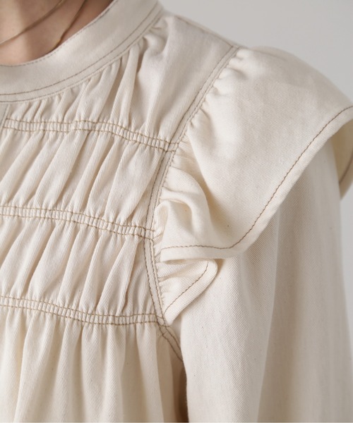 FREE'S MART（フリーズマート）の「フロントシャーリングデニムブラウス（シャツ/ブラウス・レディース・ホワイト系その他/ワンウォッシュ/ライトインディゴブルー・FREE）」の14枚目の写真