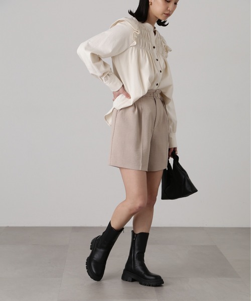 FREE'S MART（フリーズマート）の「フロントシャーリングデニムブラウス（シャツ/ブラウス・レディース・ホワイト系その他/ワンウォッシュ/ライトインディゴブルー・FREE）」の5枚目の写真