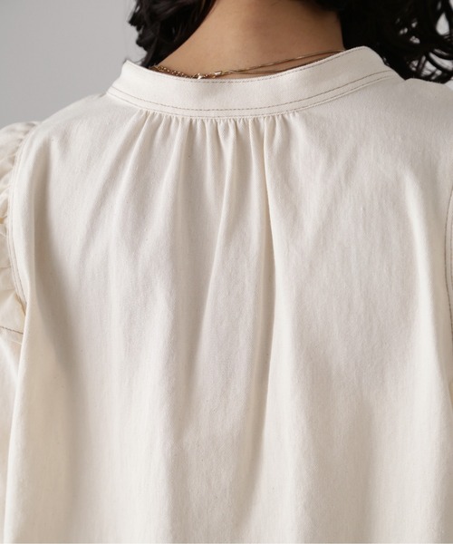 FREE'S MART（フリーズマート）の「フロントシャーリングデニムブラウス（シャツ/ブラウス・レディース・ホワイト系その他/ワンウォッシュ/ライトインディゴブルー・FREE）」の10枚目の写真