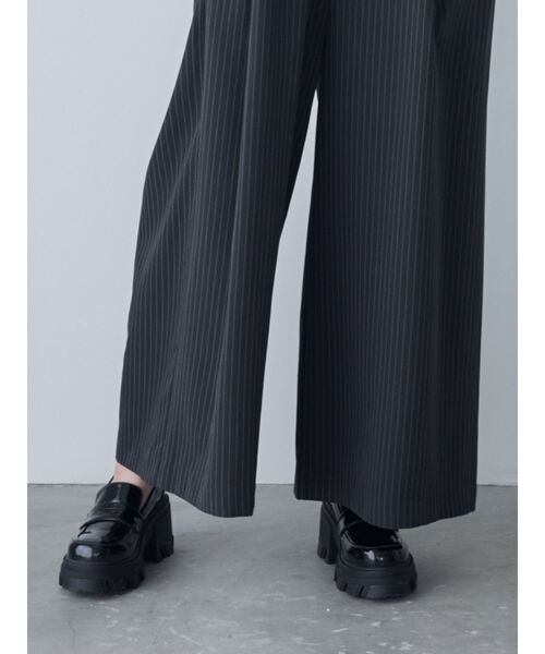 MURUA(ムルーア)の「タイヤソールローファー(ローファー・レディース・ブラック・22.5/23.5/24.5)」の3枚目の写真