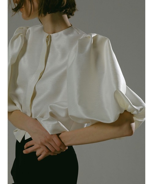 enchainement（アンシェヌマン）の「パフスリーブシャンタンブラウス（シャツ/ブラウス・レディース・ブラック/オフホワイト・フリー）」の3枚目の写真