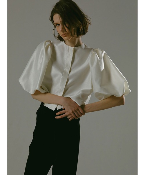 enchainement（アンシェヌマン）の「パフスリーブシャンタンブラウス（シャツ/ブラウス・レディース・ブラック/オフホワイト・フリー）」の7枚目の写真