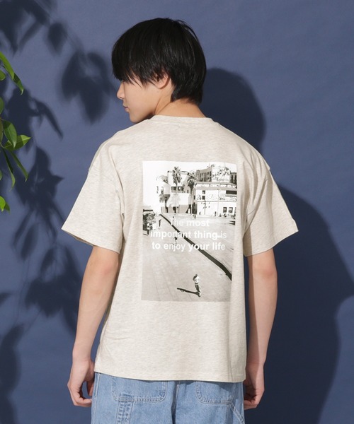 GLAZOS（グラソス）の「【大人向けサイズあり】【プチプラ】アソートバックフォト半袖Tシャツ（Tシャツ/カットソー・キッズ・ホワイト/オートミール/ベージュ/ネイビー/カーキ/ブルー/チャコールグレー・130cm/140cm/150cm/160cm/170cm）」の4枚目の写真