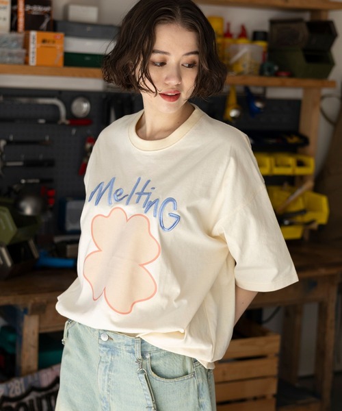 PBLIM(ページボーイリム)の「PBLIM/クローバーモチーフT(Tシャツ/カットソー・レディース・ネイビー/カーキ/クリーム・MEDIUM/LARGE)」の1枚目の写真