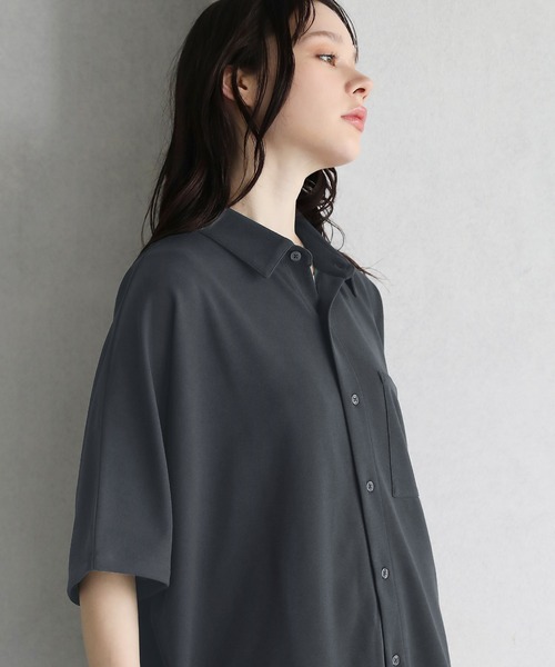 ETELIO(エテリオ)の「梨地ドルマンスリーブ半袖シャツ(シャツ/ブラウス・メンズ・ワイン/ブルーグリーン/ブラック/ホワイト/ダークグリーン/チャコール・L/S/M/XS)」の11枚目の写真