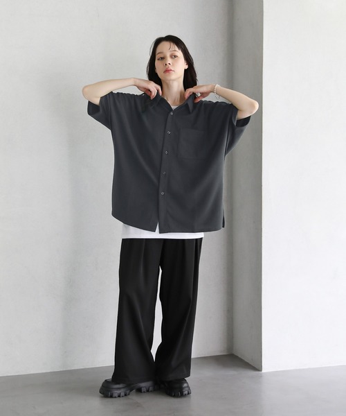 ETELIO(エテリオ)の「梨地ドルマンスリーブ半袖シャツ(シャツ/ブラウス・メンズ・ワイン/ブルーグリーン/ブラック/ホワイト/ダークグリーン/チャコール・L/S/M/XS)」の12枚目の写真