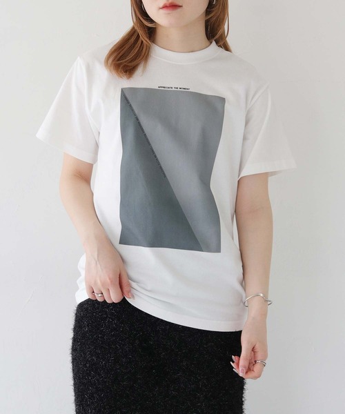 HER CLOSET（ハークローゼット）の「【HER CLOSET】WEB限定NEWニュアンスパネルロゴTシャツ WEB LIMITED NEW NUANCE PANEL LOGO T-SHIRT（Tシャツ/カットソー・レディース・ブラウン/チャコール/サックスブルー/グレイッシュベージュ・L/M/S）」の5枚目の写真