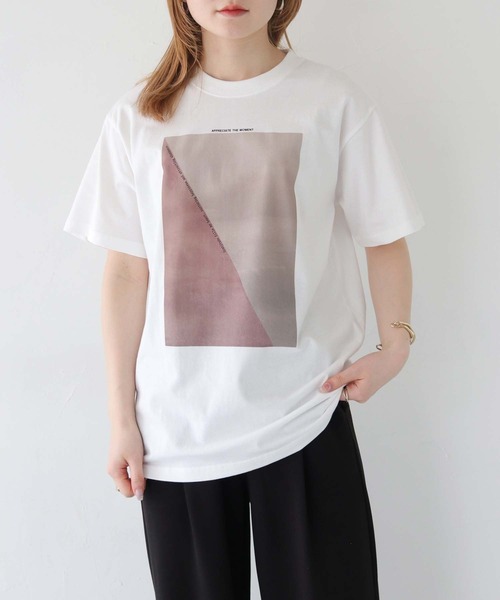 HER CLOSET（ハークローゼット）の「【HER CLOSET】WEB限定NEWニュアンスパネルロゴTシャツ WEB LIMITED NEW NUANCE PANEL LOGO T-SHIRT（Tシャツ/カットソー・レディース・ブラウン/チャコール/サックスブルー/グレイッシュベージュ・L/M/S）」の10枚目の写真