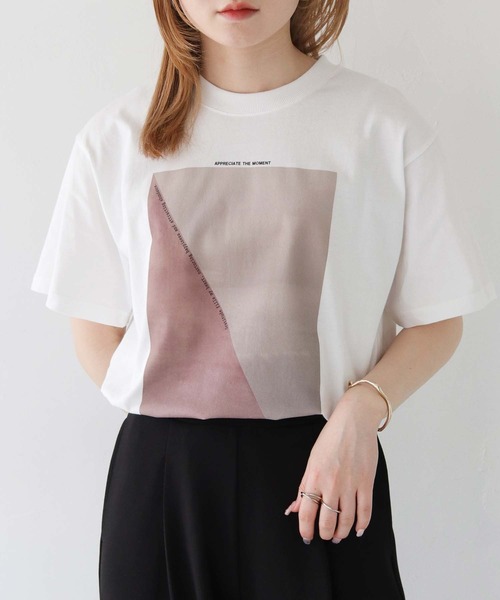 HER CLOSET（ハークローゼット）の「【HER CLOSET】WEB限定NEWニュアンスパネルロゴTシャツ WEB LIMITED NEW NUANCE PANEL LOGO T-SHIRT（Tシャツ/カットソー・レディース・ブラウン/チャコール/サックスブルー/グレイッシュベージュ・L/M/S）」の12枚目の写真