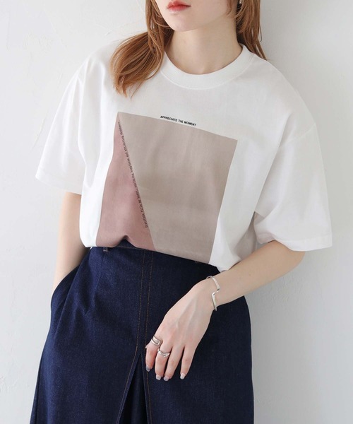 HER CLOSET（ハークローゼット）の「【HER CLOSET】WEB限定NEWニュアンスパネルロゴTシャツ WEB LIMITED NEW NUANCE PANEL LOGO T-SHIRT（Tシャツ/カットソー・レディース・ブラウン/チャコール/サックスブルー/グレイッシュベージュ・L/M/S）」の18枚目の写真