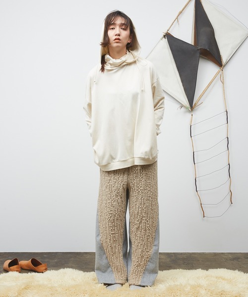 Dulcamara（ドゥルカマラ）の「凸凹ウールスラッシュシームバギーPT