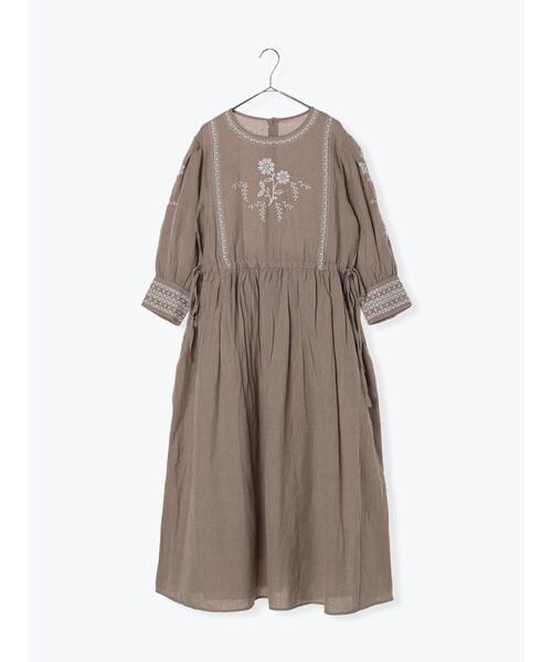 TSUHARU by Samansa Mos2（ツハルバイサマンサモスモス）の「配色刺繍ワンピース（ワンピース・レディース・モカ/ブラック/オフホワイト・F）」の4枚目の写真